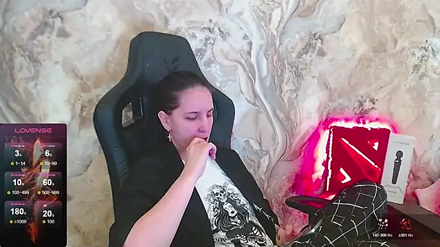 Irwi Tomboy online show from April 28, 12:10 pm