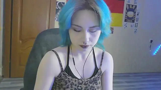 Snapshot of LeisaHopperstad chatting on February 5, 2:11 pm LeisaHopperstad online show from February 5, 2:11 pm