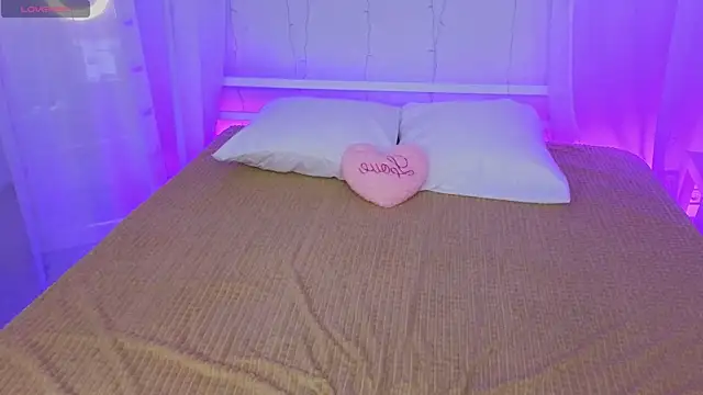  Amelia Shine  online show from October 8, 10:13 am