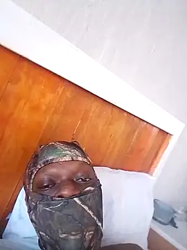 Snapshot of Swazibigmachine chatting on February 4, 5:35 am Swazibigmachine online show from February 4, 5:35 am