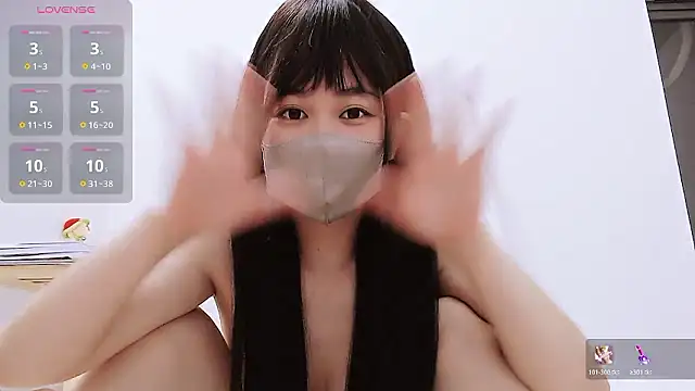 Snapshot of Moj005jp_xo98 chatting on May 5, 5:32 pm Moj005jp xo98 online show from May 5, 5:32 pm