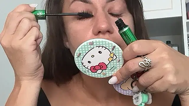 Snapshot of Roriann chatting on February 3, 6:40 am Roriann online show from February 3, 6:40 am