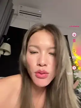 Snapshot of sharony_x chatting on June 9, 6:30 pm sharony x online show from June 9, 6:30 pm