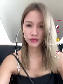 Snapshot of sharony_x chatting on July 13, 5:43 am sharony x online show from July 13, 5:43 am