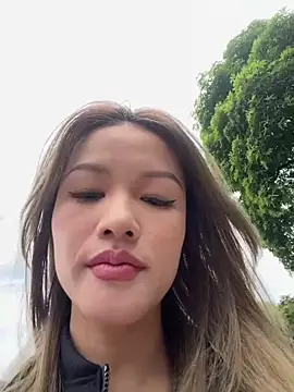 Snapshot of sharony_x chatting on July 18, 1:43 am sharony x online show from July 18, 1:43 am