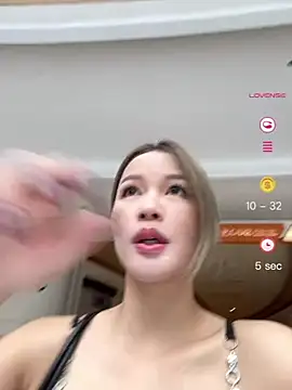 Snapshot of sharony_x chatting on July 20, 2:48 am sharony x online show from July 20, 2:48 am