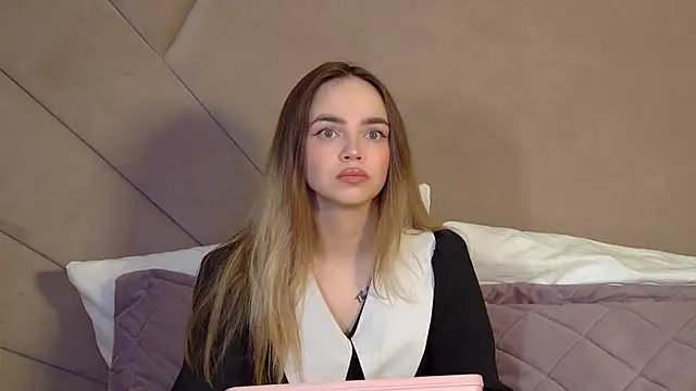 AnitaVenture online show from April 17, 4:15 am