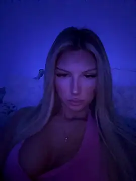 blondeeee online show from March 22, 5:38 pm