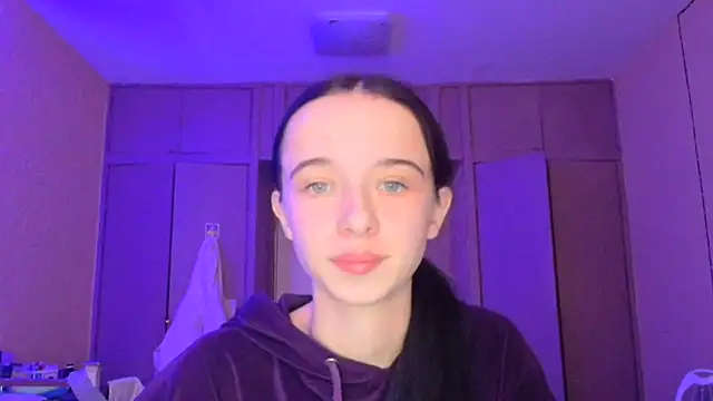 Emilia Light online show from November 14, 6:45 am