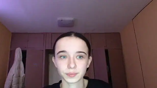 Emilia Light online show from November 22, 8:13 am