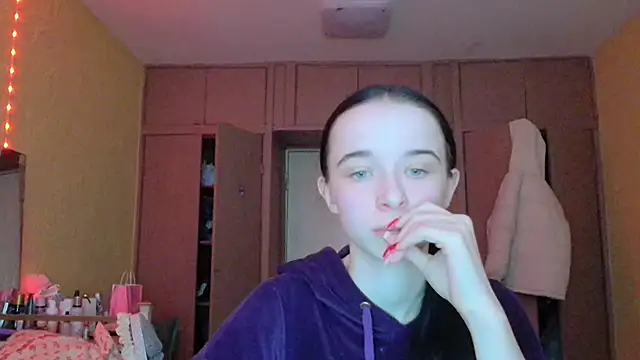 Emilia Light online show from March 2, 6:36 am