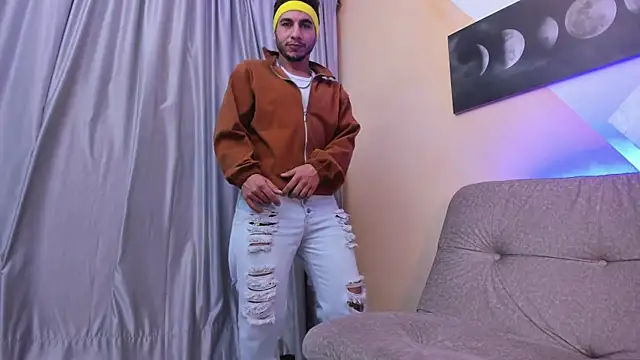 Taylor Lewiis online show from October 1, 4:18 am