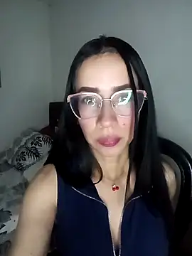 Snapshot of YaraDuartee chatting on April 8, 12:10 am YaraDuartee online show from April 8, 12:10 am