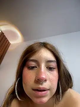 Snapshot of GabySweett_ chatting on July 14, 1:06 pm GabySweett online show from July 14, 1:06 pm