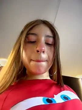 Snapshot of GabySweett_ chatting on July 16, 1:17 pm GabySweett online show from July 16, 1:17 pm