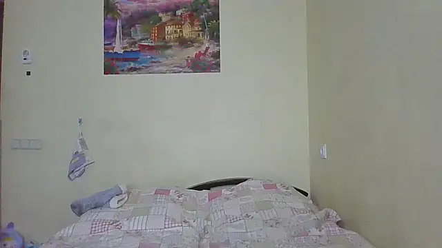 QueenMomyS online show from April 17, 8:12 pm