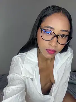 Snapshot of Soleyma_ chatting on September 30, 1:38 pm Soleyma  online show from September 30, 1:38 pm