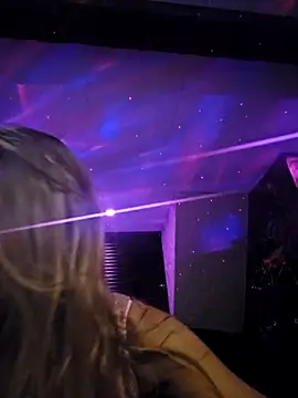 Snapshot of WhimsicalBirdette chatting on October 5, 6:50 pm WhimsicalBirdette online show from October 5, 6:50 pm