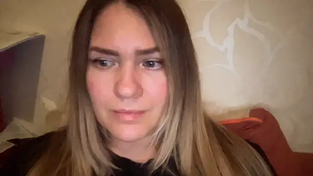 Snapshot of Milysoren chatting on February 6, 7:17 pm Milysoren online show from February 6, 7:17 pm