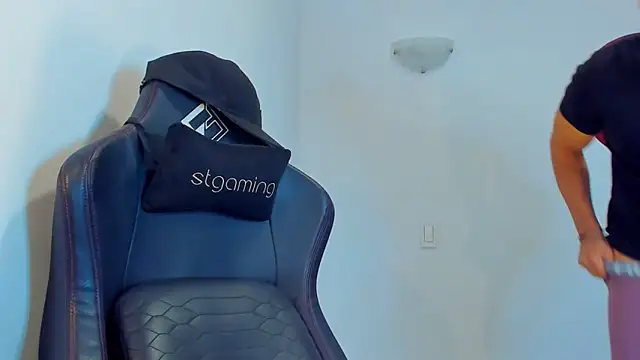 JoshRigby online show from April 5, 6:38 pm