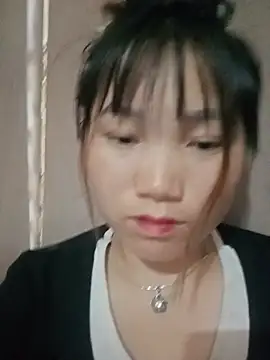 Snapshot of min-xinh chatting on May 12, 9:28 am min-xinh online show from May 12, 9:28 am