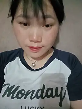 Snapshot of min-xinh chatting on May 17, 2:24 pm min-xinh online show from May 17, 2:24 pm