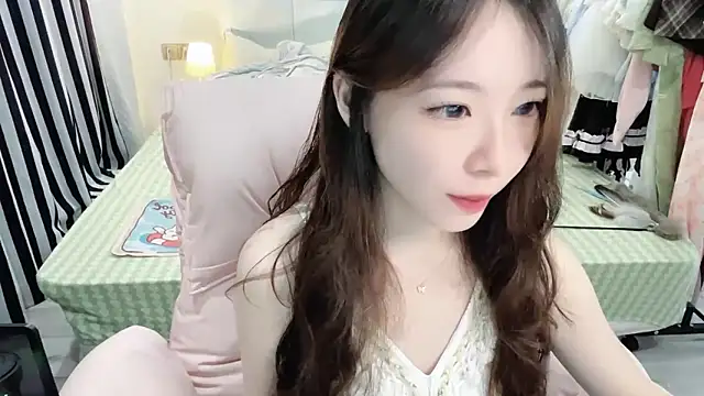Snapshot of Gardenia-222 chatting on May 6, 2:44 pm Gardenia-222 online show from May 6, 2:44 pm