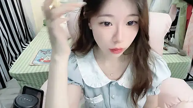 Snapshot of Gardenia-222 chatting on May 7, 4:01 pm Gardenia-222 online show from May 7, 4:01 pm