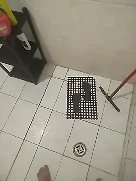 Snapshot of Wess1987 chatting on November 7, 5:18 am Wess1987 online show from November 7, 5:18 am