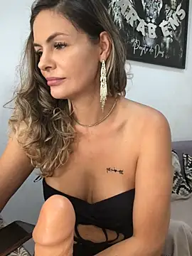 Snapshot of AlinemariaX chatting on October 2, 4:47 pm AlinemariaX online show from October 2, 4:47 pm