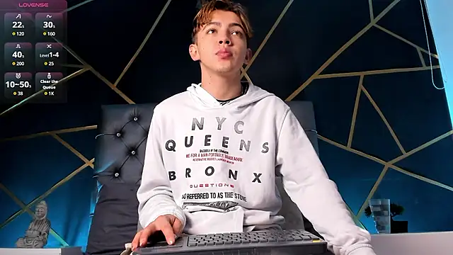 Lian Miller1  online show from February 23, 12:24 pm