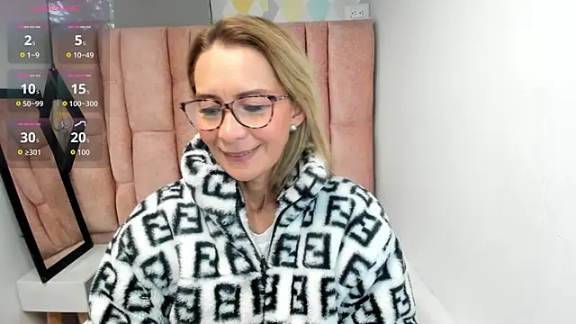 Issa Milf   online show from March 27, 1:44 pm