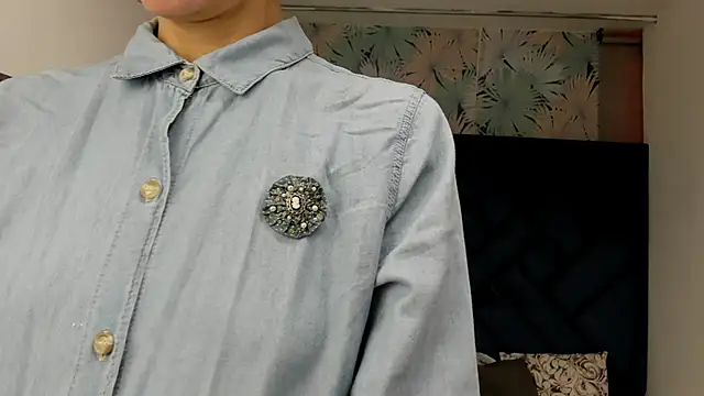 Valery More   online show from October 21, 12:06 pm