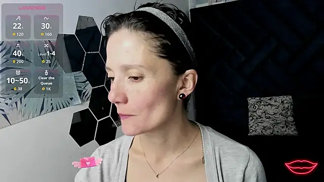 Valery More   online show from January 9, 12:30 pm