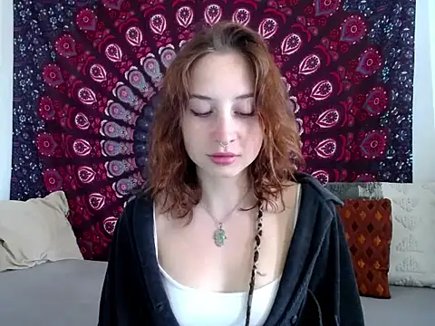 Snapshot of AdalynKiss chatting on July 1, 7:21 am AdalynKiss online show from July 1, 7:21 am