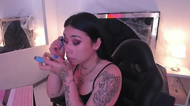 SusanVilla online show from October 24, 2:46 pm