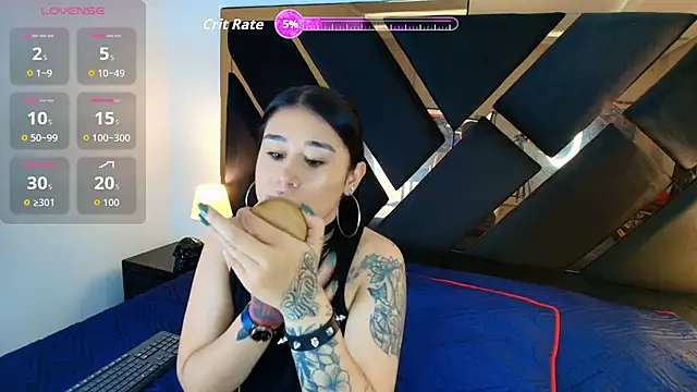 SusanVilla online show from November 25, 2:39 pm