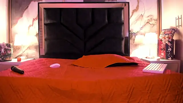 SusanVilla online show from December 21, 8:21 am