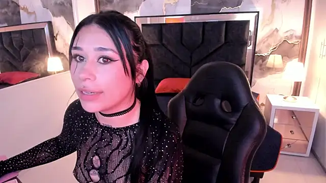 SusanVilla online show from March 25, 7:31 pm