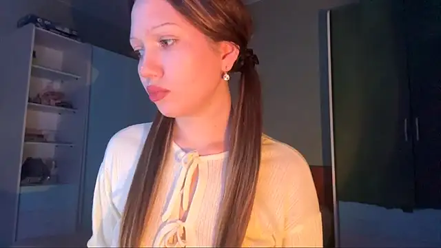 Snapshot of EmiIyKitty chatting on October 22, 8:08 pm EmiIyKitty online show from October 22, 8:08 pm