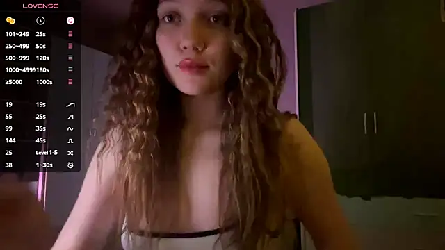 Snapshot of EmiIyKitty chatting on January 11, 4:45 pm EmiIyKitty online show from January 11, 4:45 pm