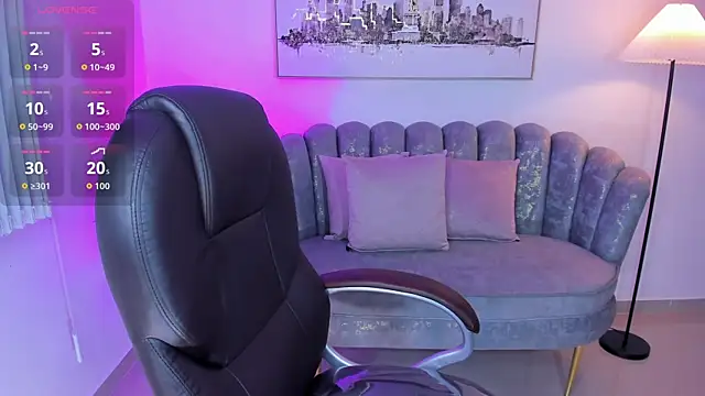 zharaa fox online show from April 18, 1:20 am