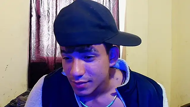 Snapshot of danni_scoot chatting on June 3, 6:24 pm danni scoot online show from June 3, 6:24 pm