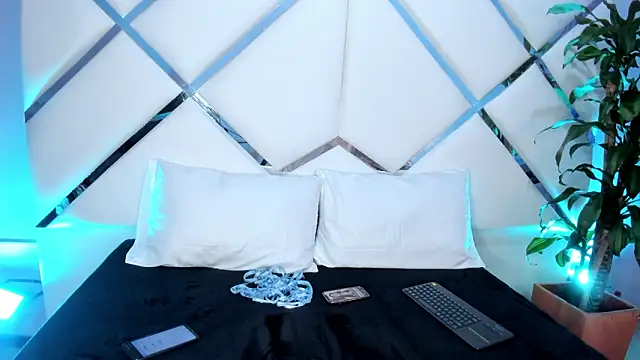 Amelia Rivas online show from March 20, 6:46 pm