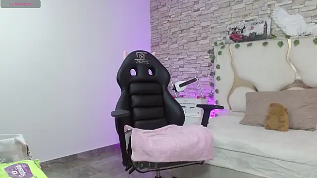 Snapshot of casse_tay chatting on February 22, 3:07 am casse tay online show from February 22, 3:07 am