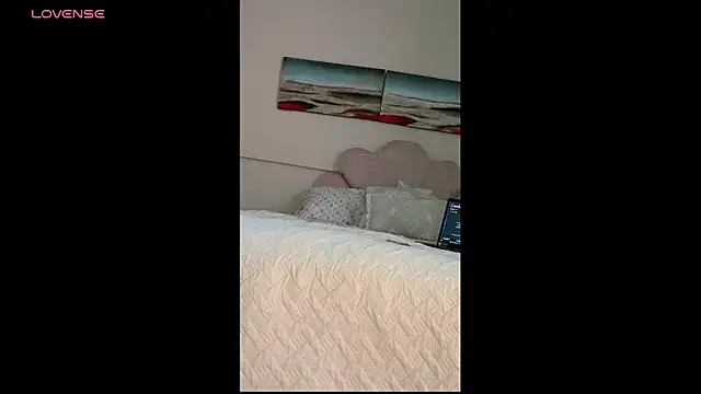 Snapshot of bellacagyal chatting on May 20, 10:54 am bellacagyal online show from May 20, 10:54 am