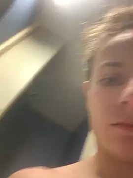 GoldenPussy1329 online show from March 11, 8:37 pm