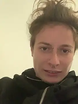 GoldenPussy1329 online show from March 23, 10:36 pm