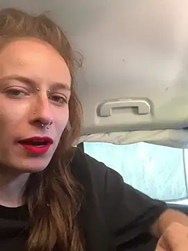 GoldenPussy1329 online show from April 4, 12:46 pm