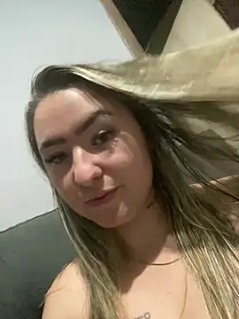 Snapshot of alegata27 chatting on April 15, 1:12 am alegata27 online show from April 15, 1:12 am